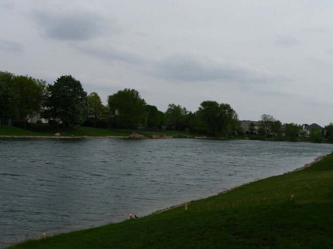 Building Photo - 2704 Cherry Hills Dr