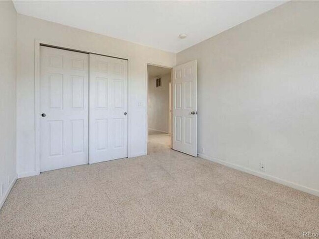 Building Photo - 3 Bedroom Townhome in Monument