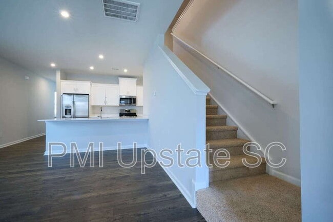 Building Photo - 405 Mariene Dr