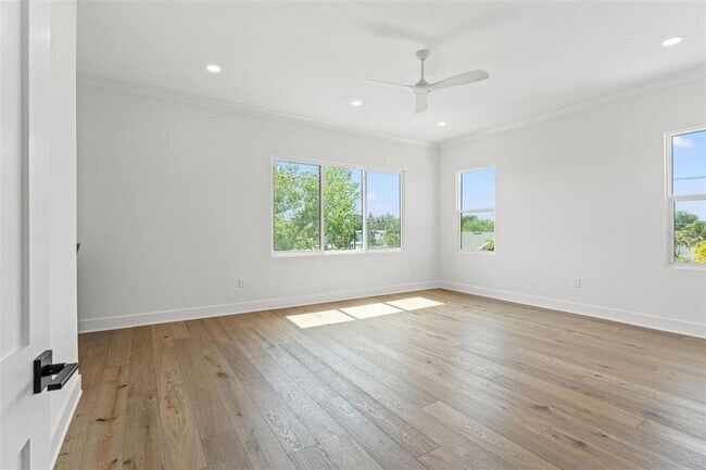 Building Photo - 500 E Davis Blvd