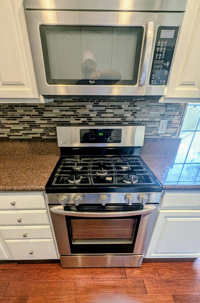 Building Photo - 10140 Palm Glen Dr