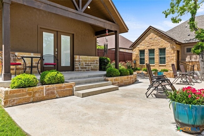 Building Photo - 1605 Alta Vista Loop