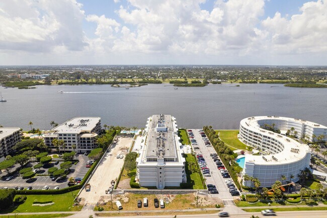 Building Photo - 2773 S Ocean Blvd