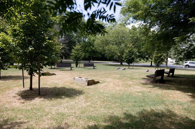 Building Photo - 2926 W Oxford St