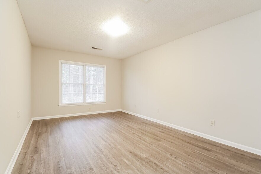 Building Photo - 235 Ashland Dr
