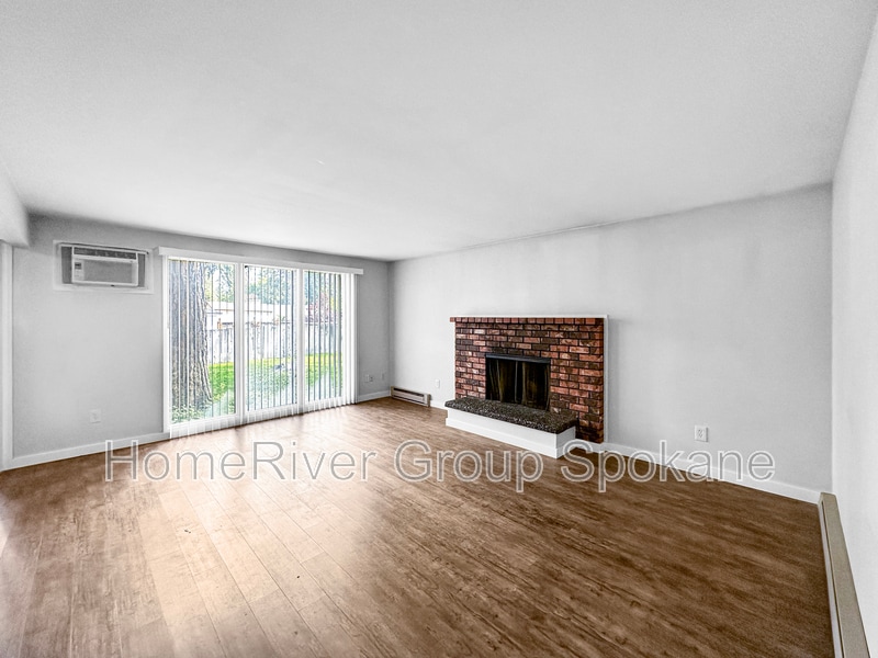 Building Photo - 1227 E 29th Ave