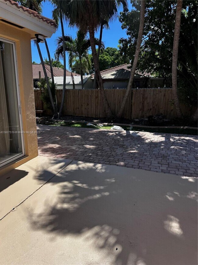 Building Photo - 5060 SW 159th Ave