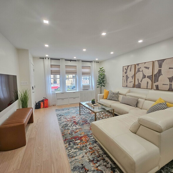 Building Photo - 3239 46th St