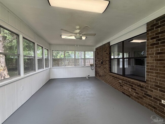 Building Photo - 790 Deedra Ave