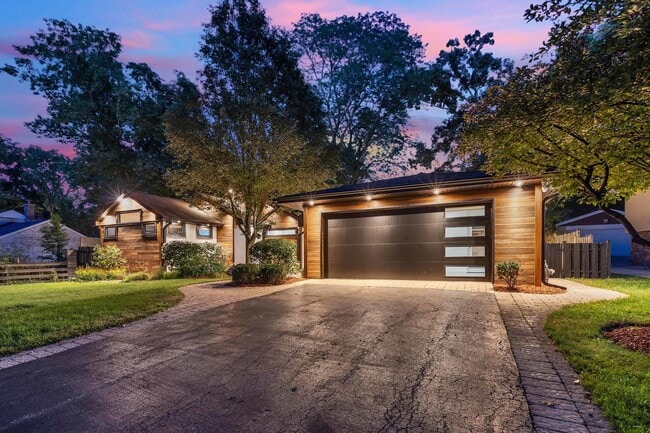 Building Photo - 623 Echo Ln