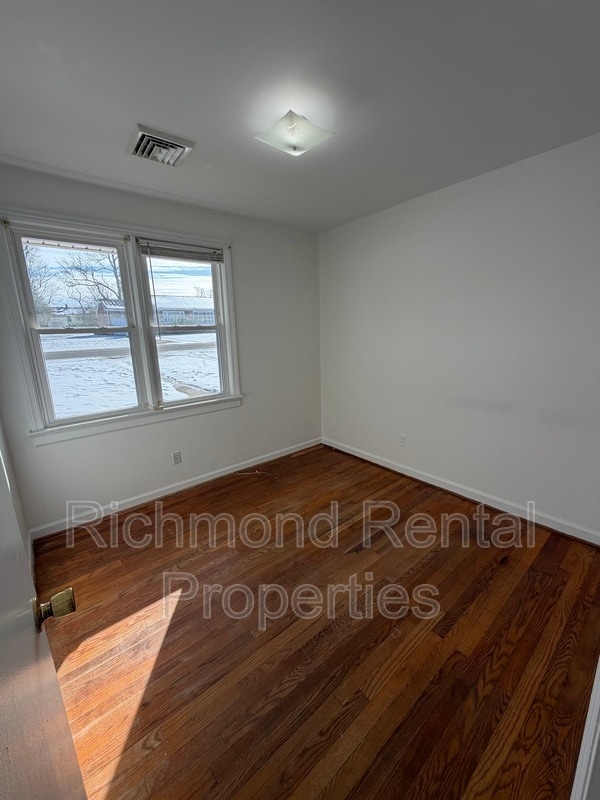 Building Photo - 2520 Farrand St