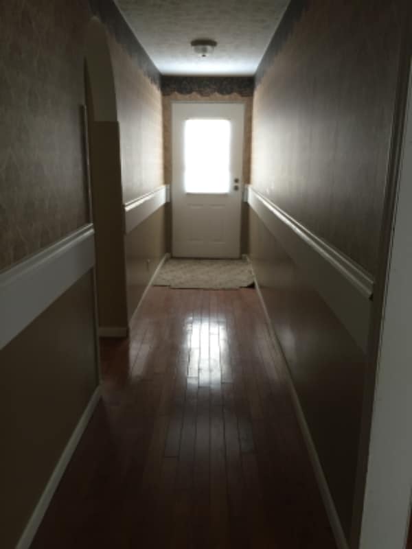 Building Photo - 428 Hill Dr