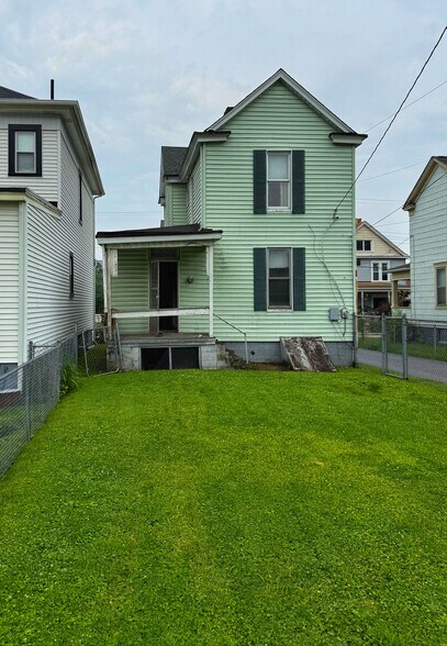 Building Photo - 49 Lynwood Ave