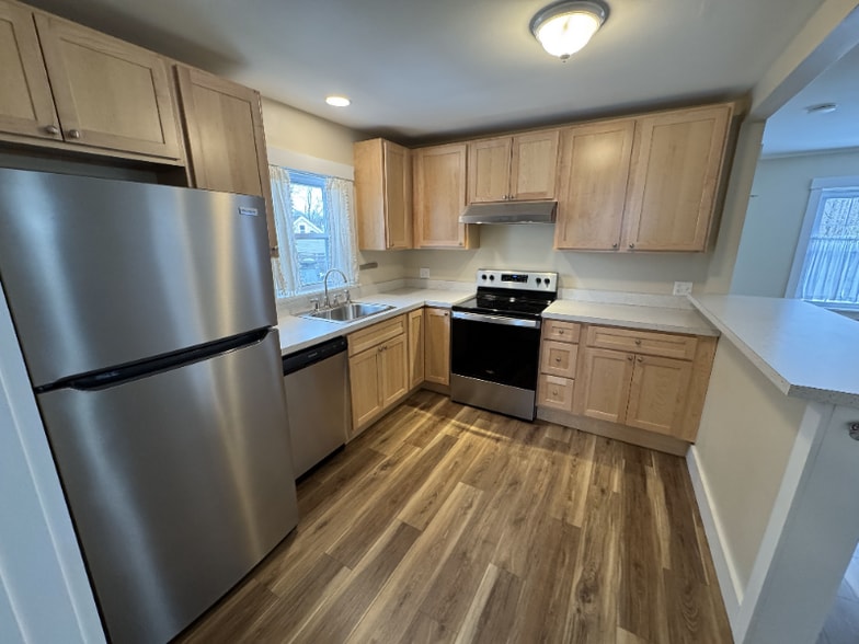 Building Photo - 7 Spring St