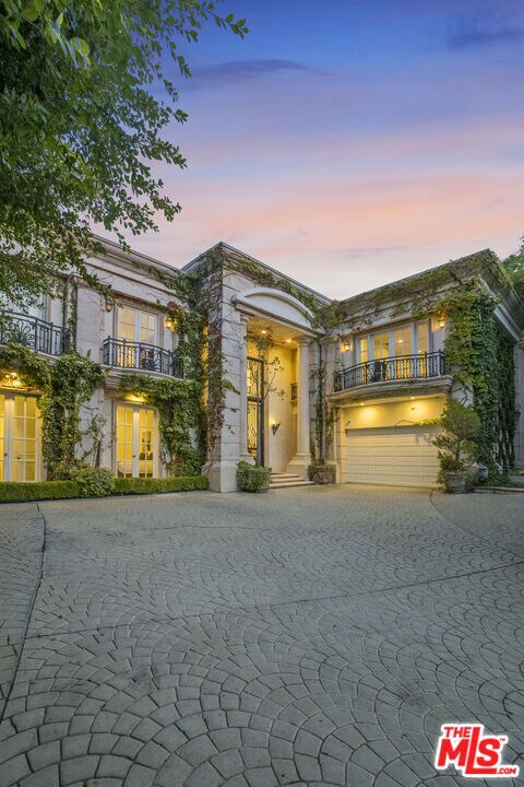 Building Photo - 9742 Wendover Dr