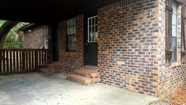 Building Photo - 232 Maplewood Loop