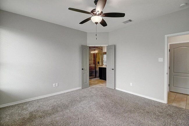 Building Photo - 3502 De Zavala St