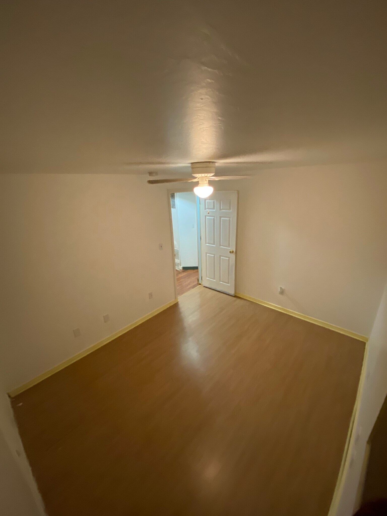 Building Photo - 1275 W 700 S