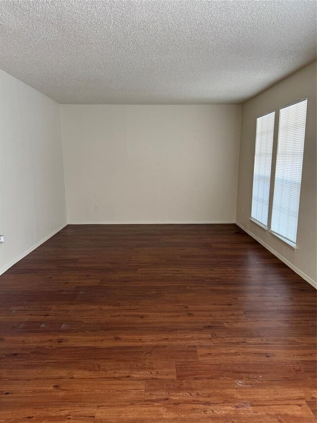 Building Photo - 10308 Little Pebble Dr