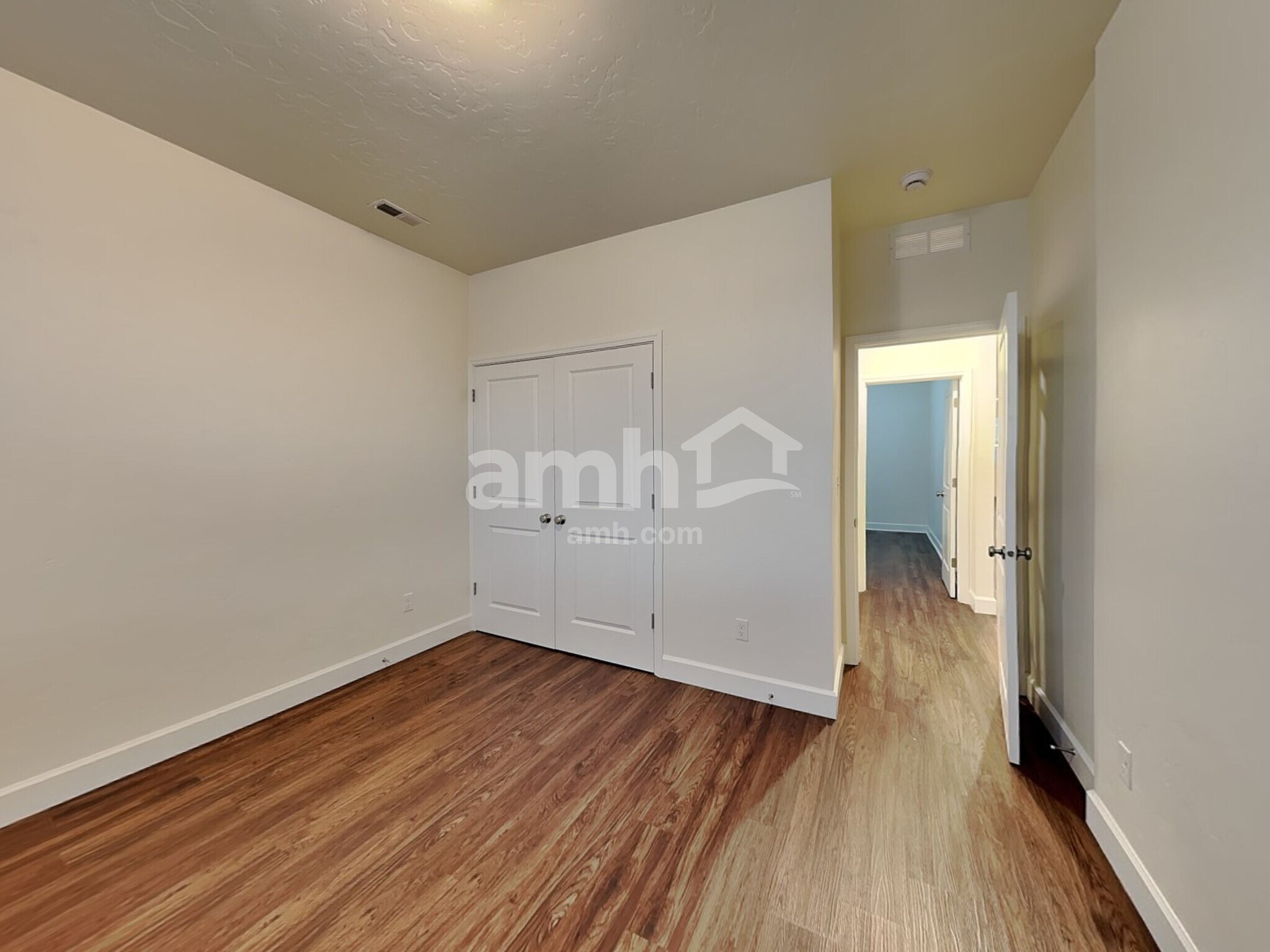 Building Photo - 3465 S Bartlett Ave