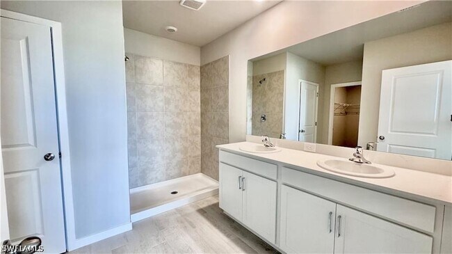 Building Photo - 17710 Shade Tree Loop