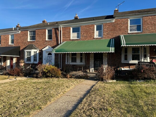 Building Photo - 3823 Crestlyn Rd