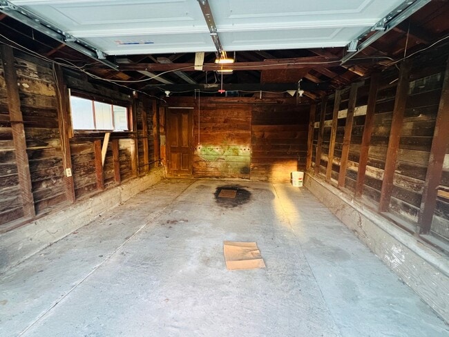 Building Photo - 3 bedroom, 1 bath home Sedro-Woolley