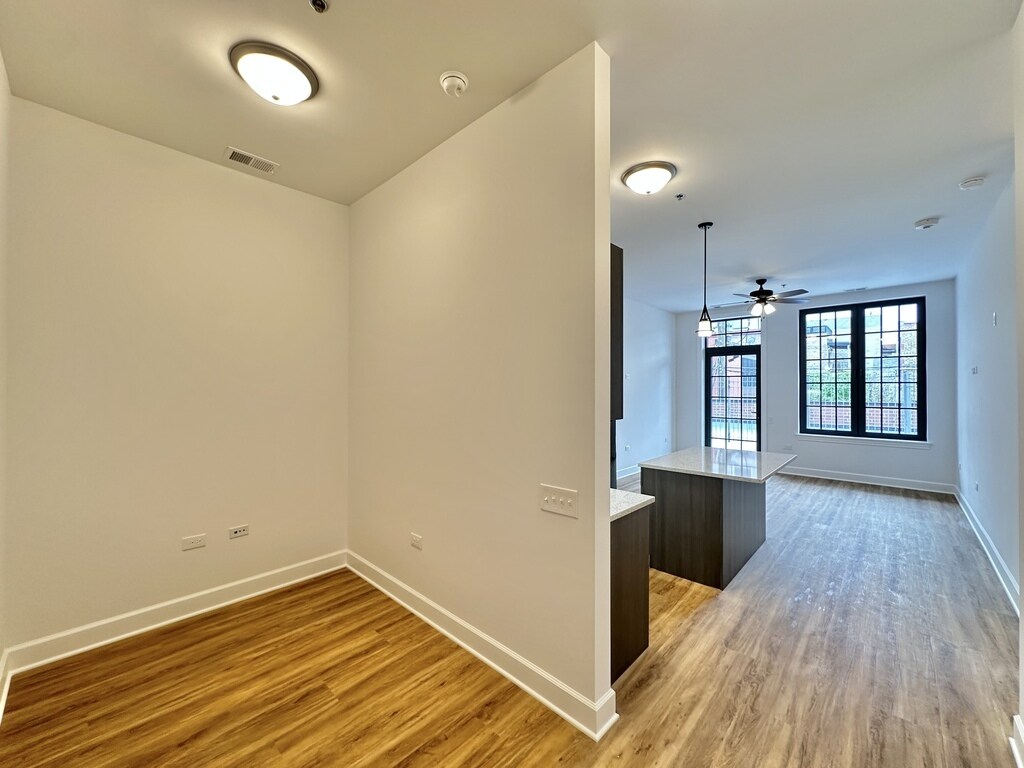 Building Photo - 3160 N Broadway