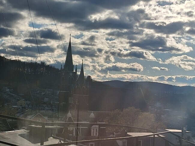 Building Photo - 1234 Perkiomen Ave