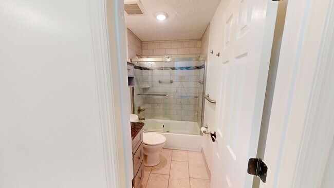 Building Photo - 3 Bedroom Condo in Kings Grant w/ Luxury Updates!