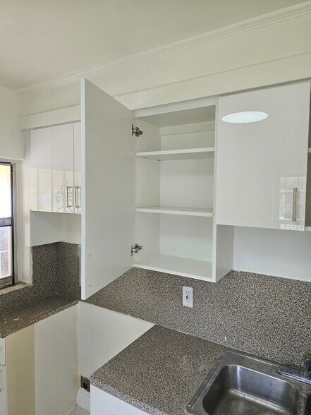 Building Photo - 2983 NW 69th Ter