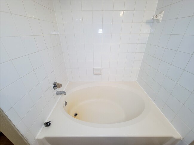 Building Photo - 1330 Old Spanish Trl