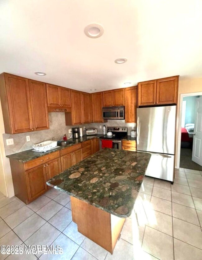 Building Photo - 60 Sherman Ave