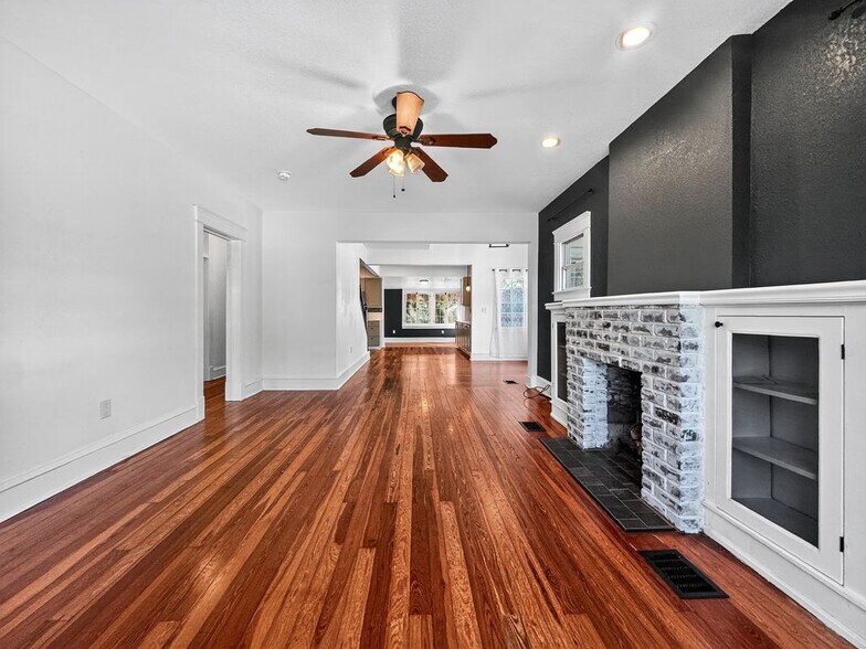 Building Photo - 1016 E Washington Ave