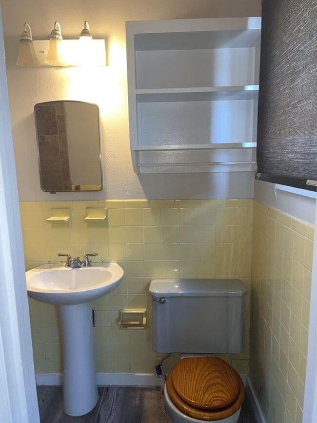 Building Photo - Cozy house in College Hills AVAILABLE NOW!