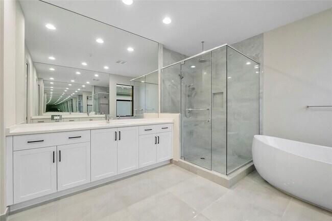 Building Photo - 20119 Pacific Dunes Dr