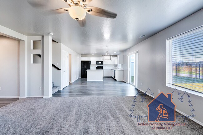 Building Photo - 3181 N Saratov Wy