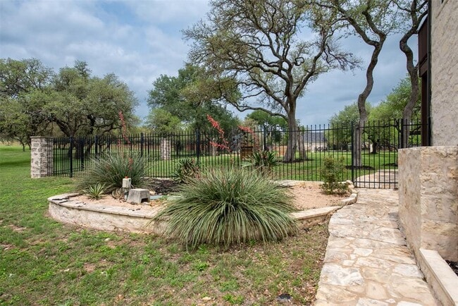 Building Photo - 664 Ranchers Club Ln