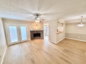 Building Photo - 333 Melrose Dr