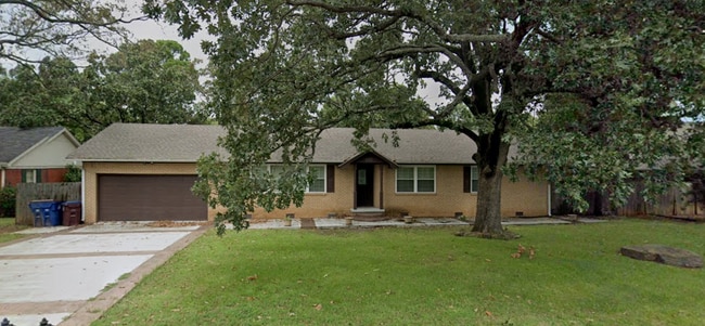 Front Yard - 6001 Cliff Dr