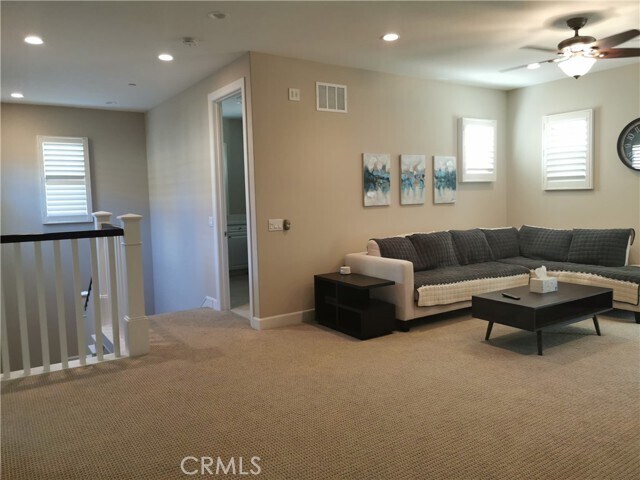 Building Photo - 16 Branding Iron