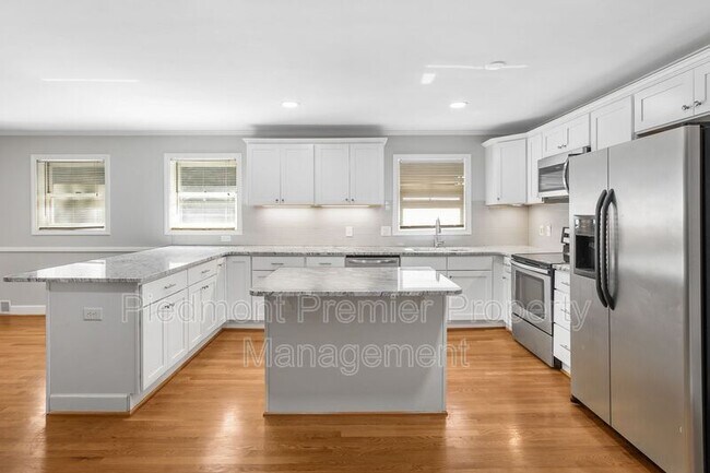Building Photo - 1335 Pinebluff Rd
