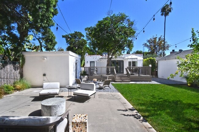 Building Photo - Stunning Spanish Home