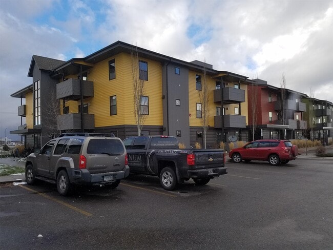 Building Photo - 228 S Cottonwood Rd