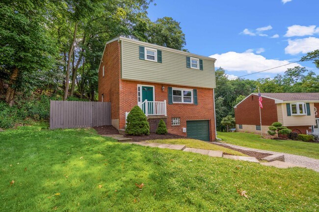 Building Photo - AVAILABLE AUGUST 1ST!! Gorgeous 3 BEDROOM ...