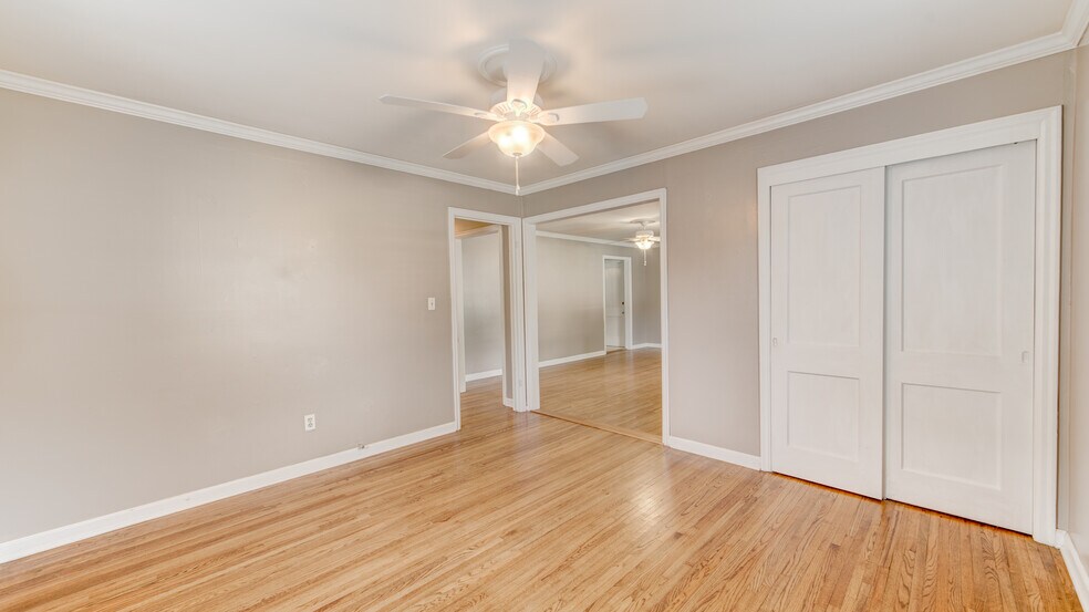 Building Photo - 56 E 52nd St