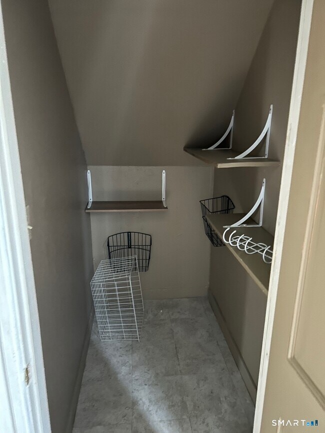 Building Photo - 82-84-84 Glendale Ave