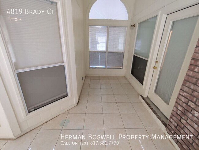 Building Photo - 4819 Brady Ct