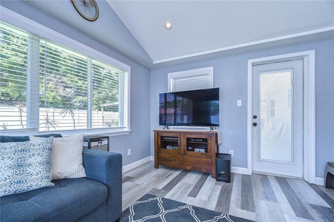 Building Photo - 5635 24th Ave N