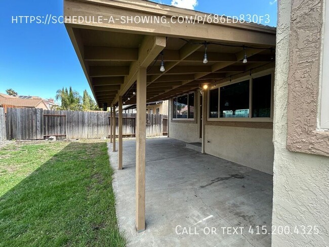 Building Photo - 637 Laurelwood Cir